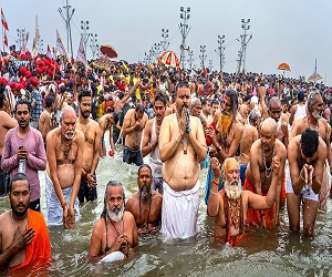 प्रयागराज: कुंभ का पानी नहाने लायक नहीं, रिपोर्ट में मानव मल की अति का जिक्र 1 Untitled