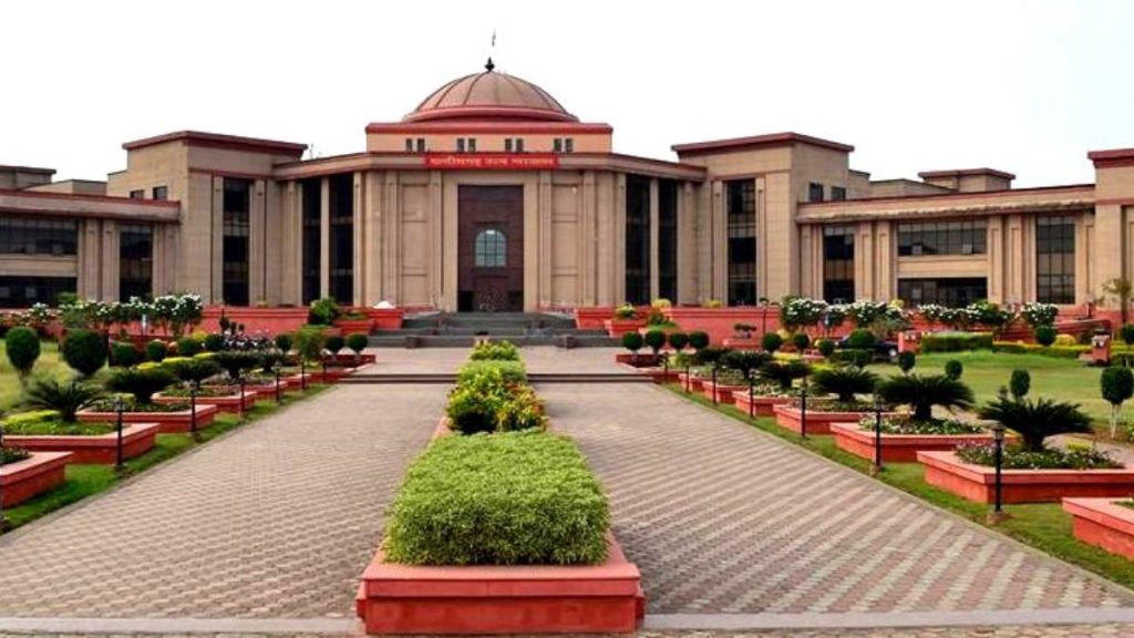 CG : हाईकोर्ट में 12 मई से 6 जून तक ग्रीष्म अवकाश, अत्यावश्यक मामलों की होगी सुनवाई 1 Highcourt-Bilaspur-1024x576 (1)