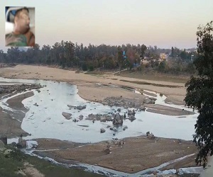 बड़ी खबर : झारखंडी खनन माफिया का दुस्साहस, आरक्षक को ट्रैक्टर से कुचला, मौके पर हुई मौत… 1 Untitled