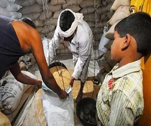 छत्तीसगढ़ में एक साथ मिलेगा 3 महीने का राशन, सरकार ने लिया बड़ा फैसला 1 Untitled